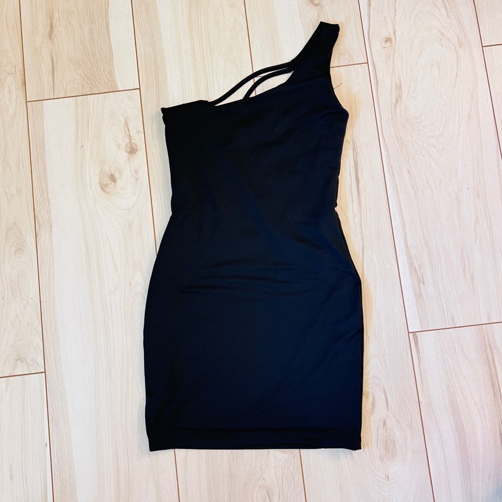 Nicki Minaj Black One-Shoulder Dress